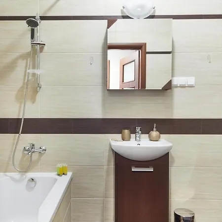 Modern Zoliborz Lux Near Center With Parking And Garden Daire Varşova