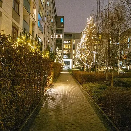 Modern Zoliborz Lux Near Center With Parking And Garden アパート